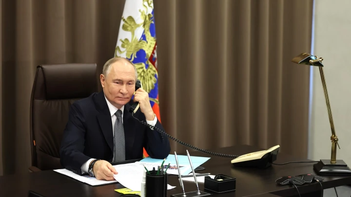 Путин пригласил Трампа в Москву: лидеры стран поговорили по телефону