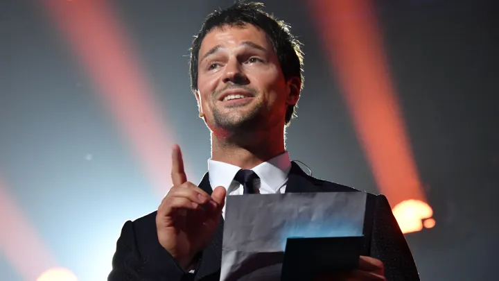 Против СВО. За Ходорковского*. Странный патриот рвётся на сцену в России