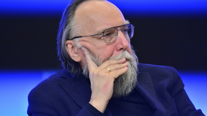 Дугин - Такеру Карлсону: Голливуд показал чёрное будущее, ставшее для Запада пророчеством