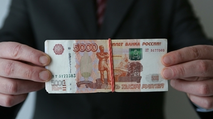 Русские банки получили 140 млрд на фоне падения рубля
