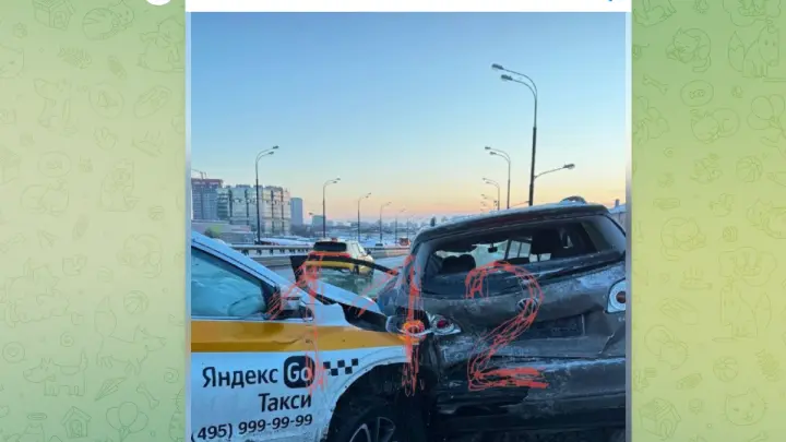 Таксист в Москве выгнал пострадавшую в ДТП пассажирку и не дал вызвать врачей