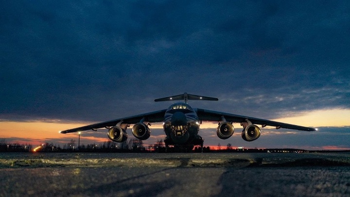 Подлый план Зеленского. Президент Украины обвиняет главкома ВСУ Залужного в крушении самолёта Ил-76