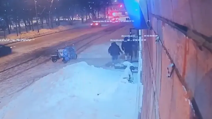 “Отдыхают люди”: толпа мигрантов избила москвича. Дело могут замять?