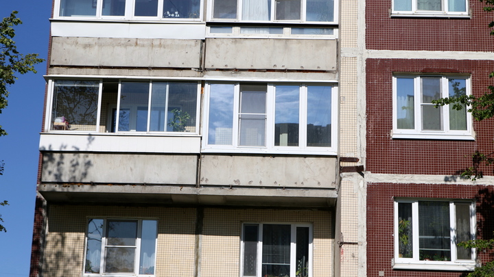 Стало известно, кто в Екатеринбурге стрелял по окнам на Уралмаше