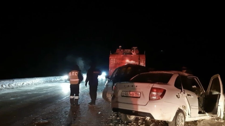 В свердловском ГИБДД рассказали подробности ДТП с двумя погибшими на трассе Пермь — Екатеринбург