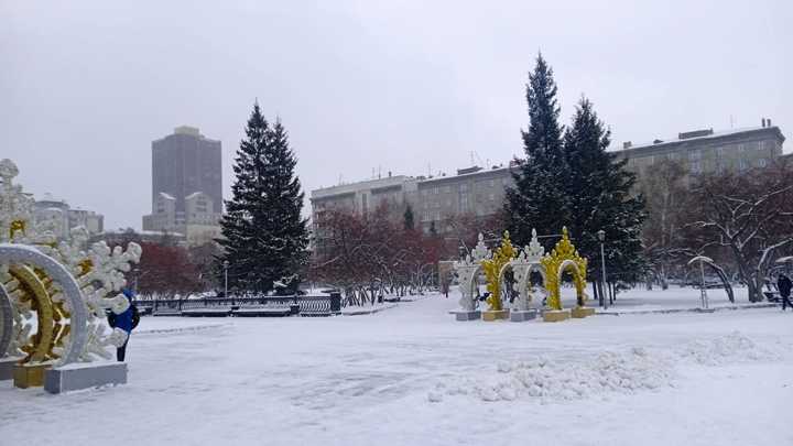 Новогоднюю иллюминацию в Новосибирске включат с 1 декабря