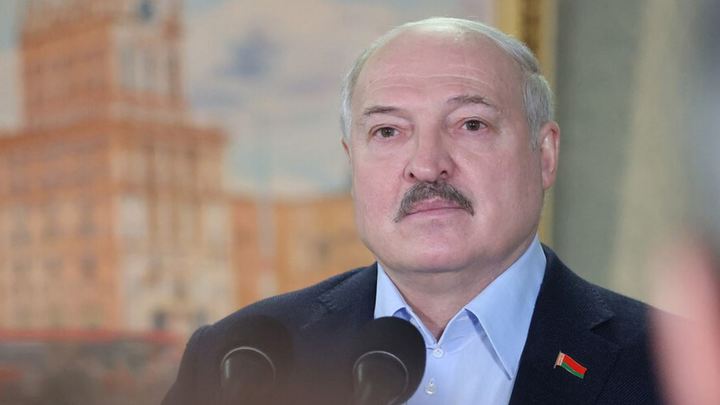 Не позволит стрелять в спину русским: Лукашенко отпугнул Запад одной фразой