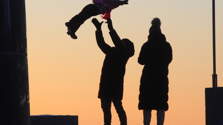 Материнский капитал в 2022 году: как оформить и на что можно потратить