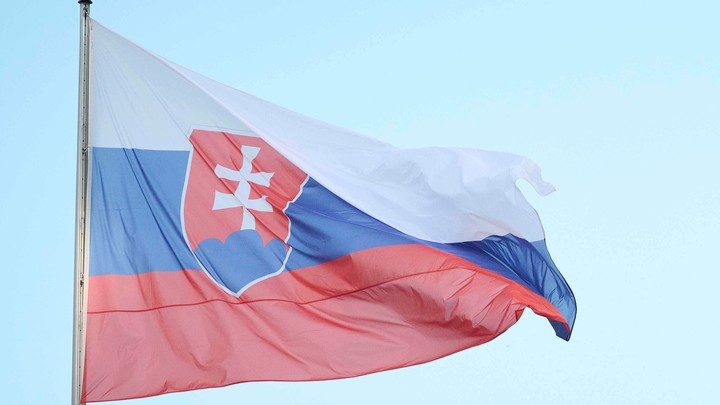 AP: Словакия может перестать поставлять Украине вооружение