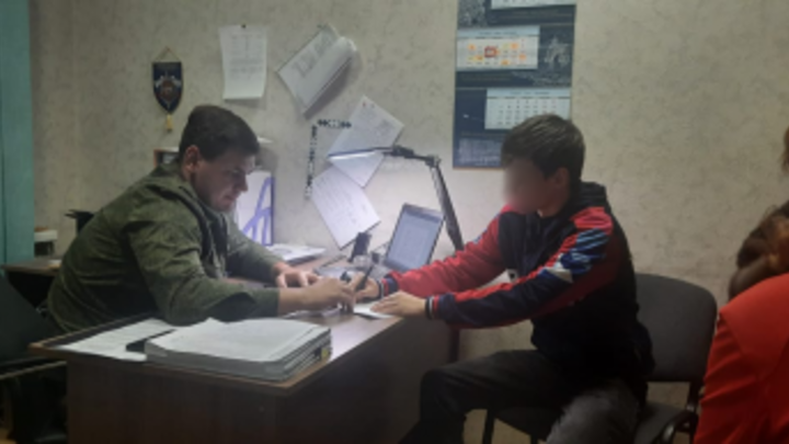 В Симферополе задержан школьник, напавший с ножом на сверстника во время перемены