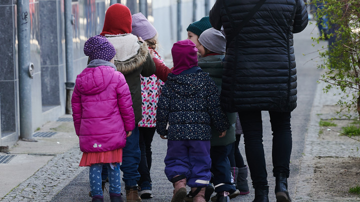 Наполеоны, снежинки... Что ещё? Детям в Канаде предложили свободный выбор пола. Хасьминский заявил о преступлении