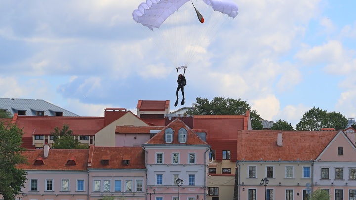 Путин занят, и Запад всё больше обольщает Лукашенко: The Independent усомнился в белорусском Майдане