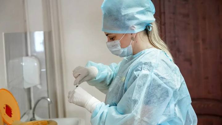 Готовятся ко вспышке: В ковидных госпиталях Сочи нарастили число коек