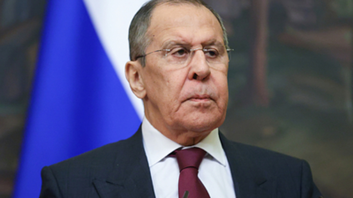 Как правильно выехать из России. Лавров предупредил о новом документе