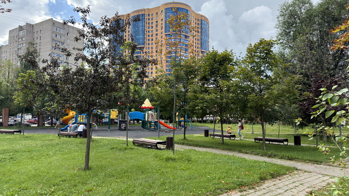 В Самаре благоустроят еще 15 дворов в Ленинском районе В Самаре благоустроят еще 15 дворов в Ленинском районе