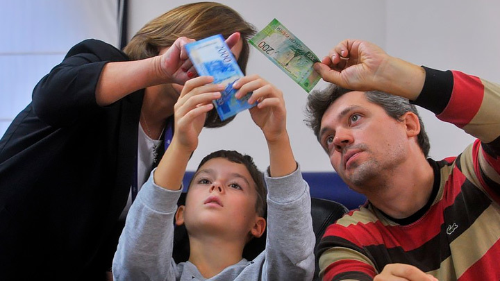 Рублю конец? Банки уничтожают национальную валюту