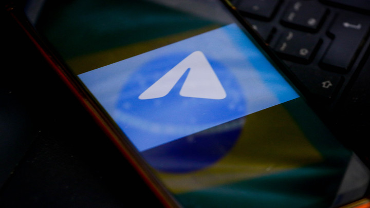 Сбой в работе интернет-сервисов, Telegram и WhatsApp объяснили DDoS-атакой