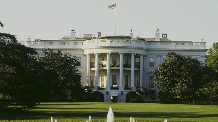 Американский профессор посоветовал Белому дому блефовать перед Путиным