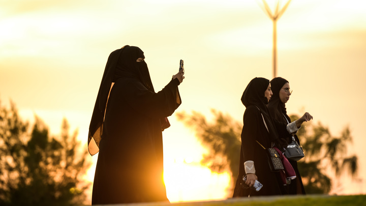 В России свободнее, чем на родине: Новый запрет для любителей скрывать лицо - побегут к нам?