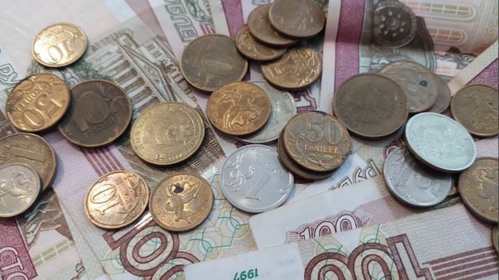 Аналитик рассказал, к какому курсу стремится рубль. Что может предпринять правительство