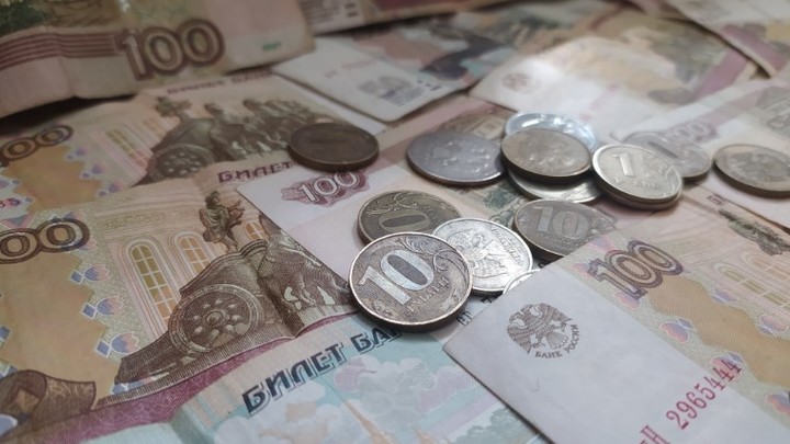 Инвестстратег раскрыл причины аномального роста рубля. Причина в санкциях