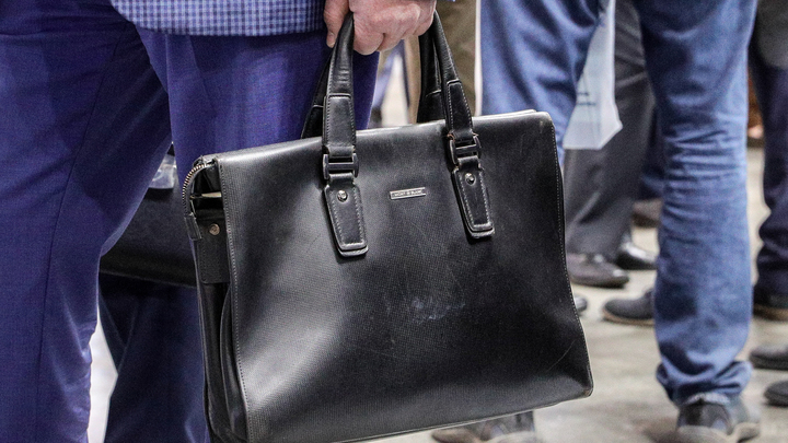 Губернатор Севастополя со словами последует наказание уволил заместителя