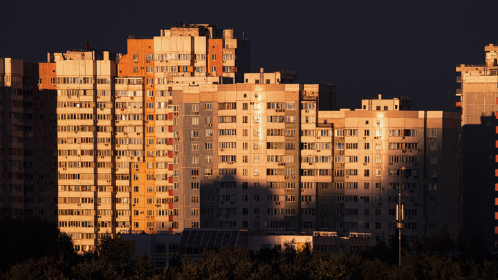 Трехлетняя девочка выпала из окна 12 этажа на северо-востоке Москвы