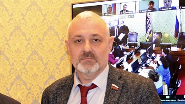 Лишенный статуса депутата Ивоблдумы Сергей Шестухин собрался на Донбасс