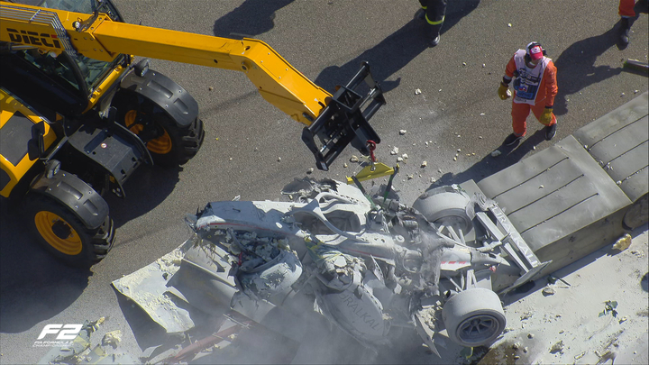 На гонках «Формулы» Сочи разбились два болида