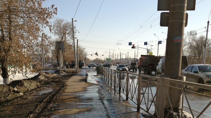 В Тольятти установили забор прямо на проезжей части