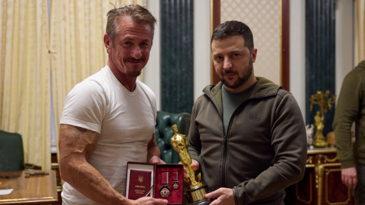 Домогательства и растраты: Журналисты раскрыли правду о благотворительном фонде Шона Пенна