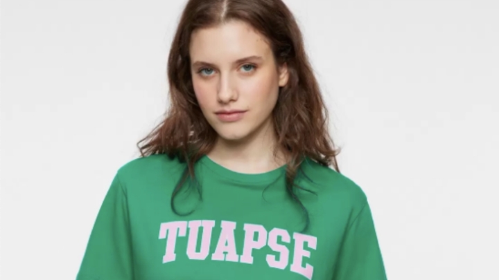 Масс-маркет-бренд выпустил футболки с названиями городов России, в том числе Туапсе