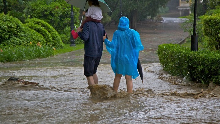 Под угрозой четыре региона России: Наводнения могут начаться в течение 2 суток