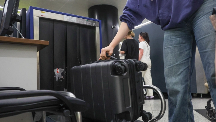 Бунт в аэропорту: В Шереметьево пассажиры блокировали посадку на рейс в Минводы