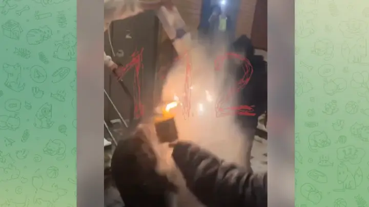 112: в Москве подростки едва не сожгли именинницу в день рождения