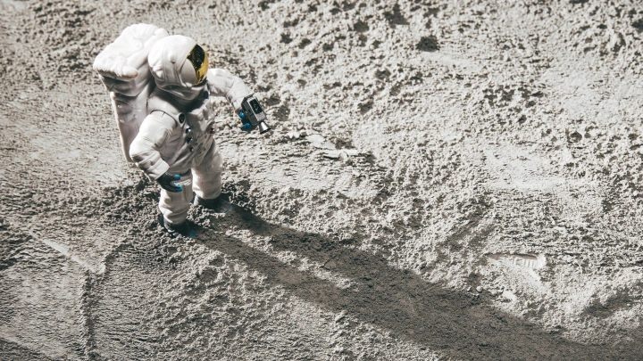 Росархив снял гриф секретности с документов о высадке на Луну