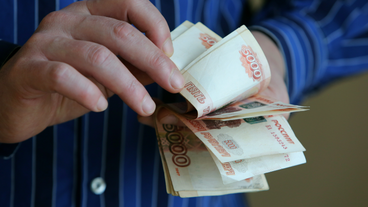 Штрафы до 200 тысяч рублей или обязательные работы: чем грозит работодателям увольнение предпенсионеров