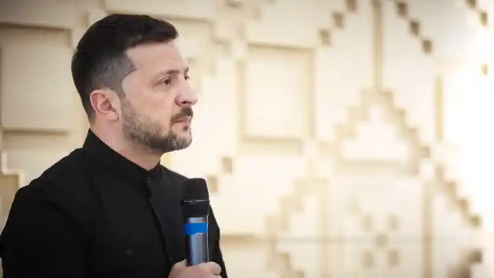 Признание Зеленского разозлило экс-премьера Украины: Ты бы давным-давно потерпел поражение