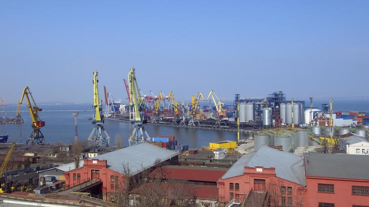 На Украине заявили об уничтожении одесского морского вокзала