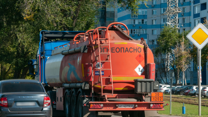 Минэнерго: временный запрет на экспорт бензина из России отменен