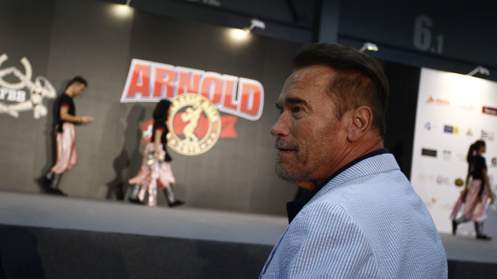 Авария с участием Терминатора: Шварценеггер попал в ДТП, пролетев на красный