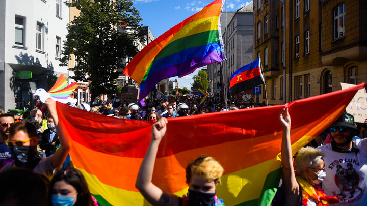 Скандал на кинофестивале: в Жар-птице нашли сценарий любви Европы и Украины