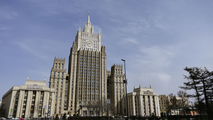 Есть 72 часа, чтобы покинуть страну: Пойманного с поличным консула Украины выгнали из России