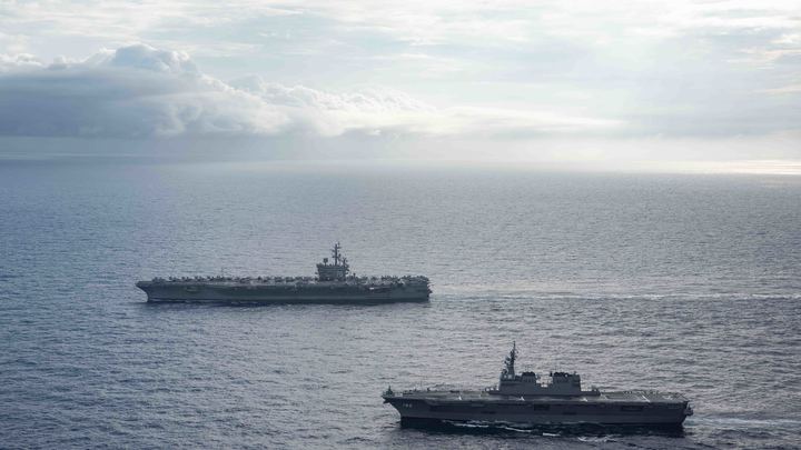 Фото пылающего судна попали в Сеть: В Иране затонул военный корабль