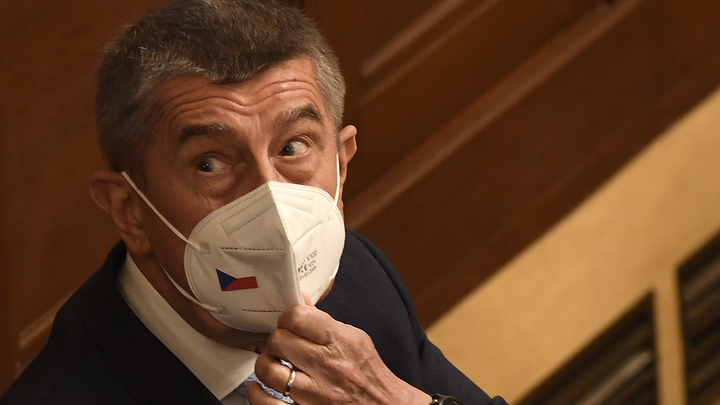 Чехия перевела стрелки на Европарламент, заявив о вмешательстве в выборы