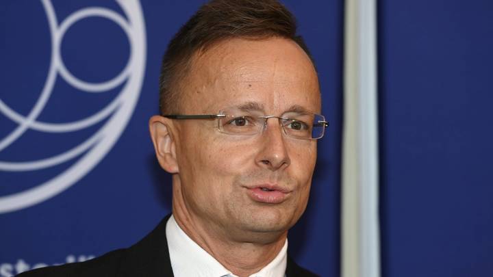Венгрия продолжит покупать у России нефть и газ: Министр чётко обозначил причину