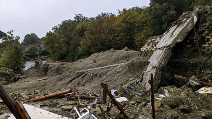 Оползень снёс итальянский курорт: Есть погибшие и пропавшие без вести