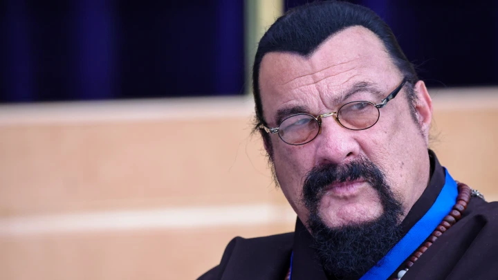 Стивен Сигал получил главную роль в трех совместных фильмах России и США