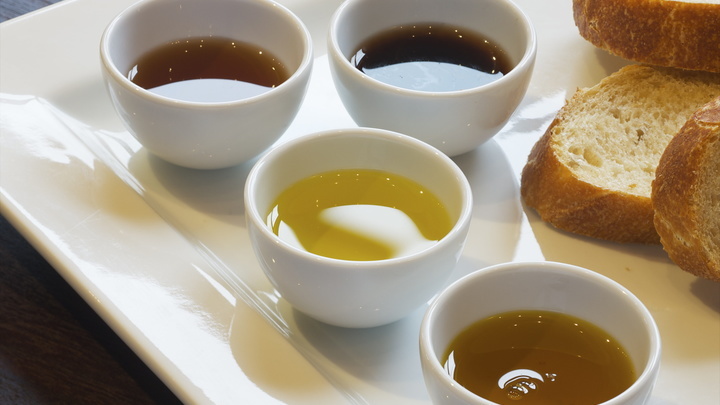 Эндокринолог предупредила об опасности уксуса в блюдах