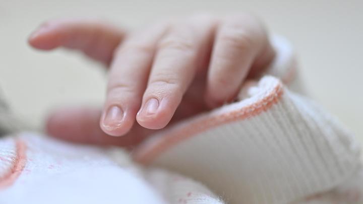 Самые защищённые оказались под угрозой: Педиатр назвал особенность четвёртой волны COVID